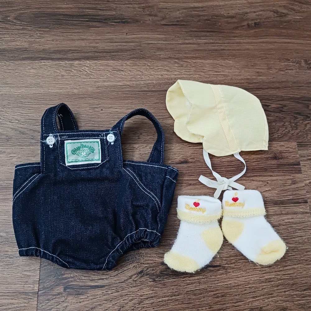 Vintage 1983 Cabbage Patch Kids Denim Overalls Yellow Bonnet Socks Doll Outfit